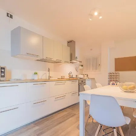 Apartment The Apple House Varenna